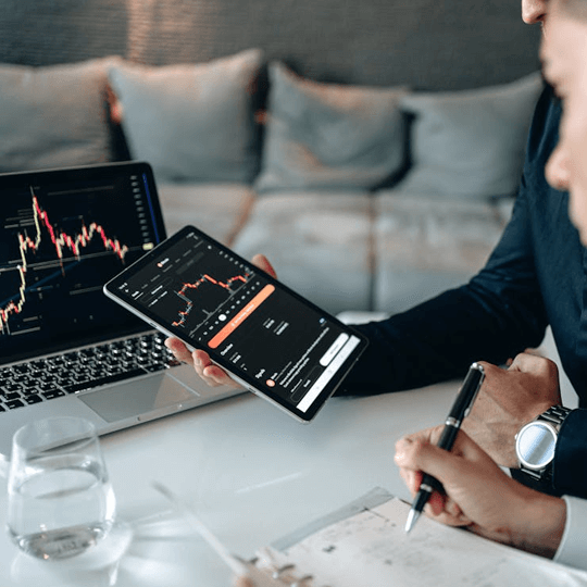 Iroxivor team di esperti di investimenti in criptovalute